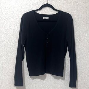 Hollister V-Neck Ribbed Crop Top